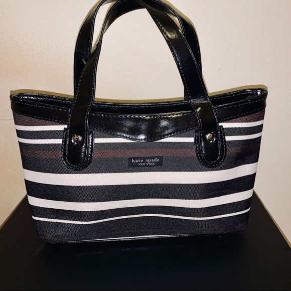 kate spade Handbags - Kate Spade ♠️ striped bag